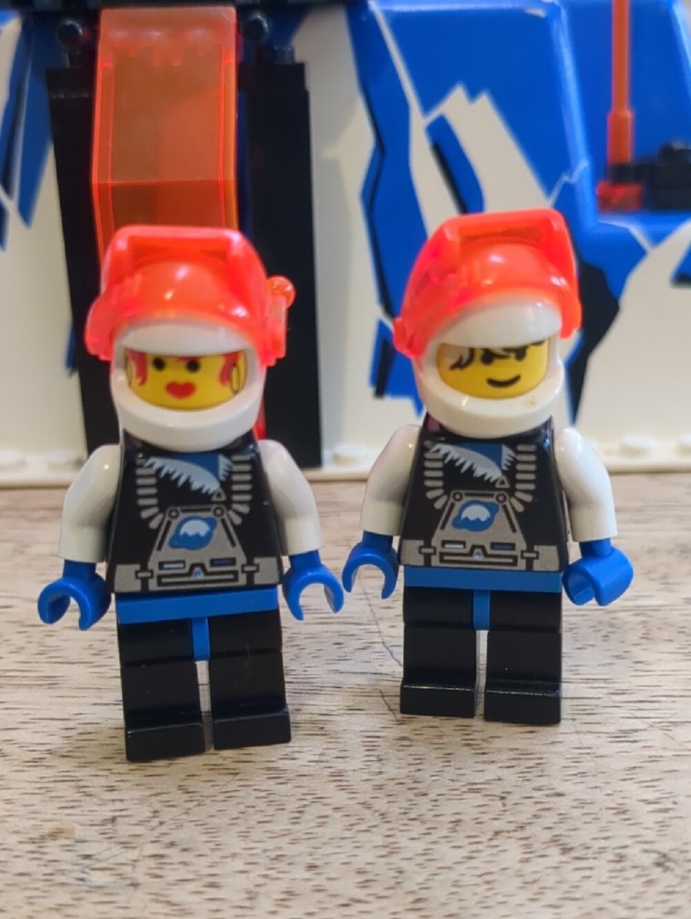 LEGO 6983 Ice Station Odyssey - RARE - Picture 11 of 15